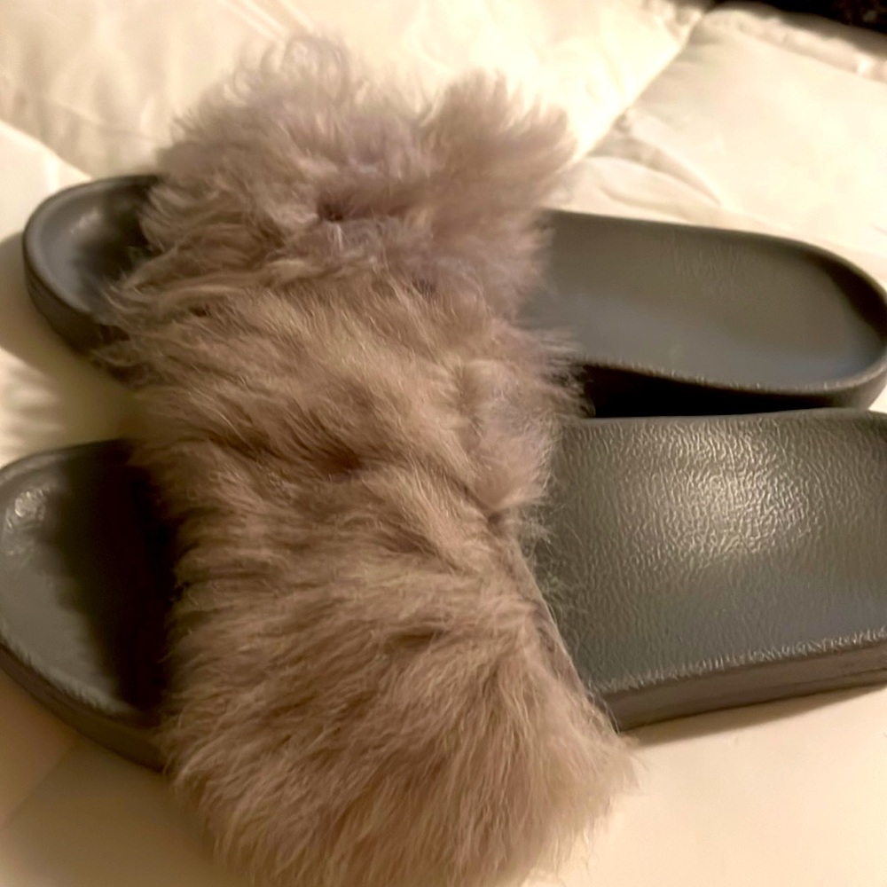 Ugg fur slides